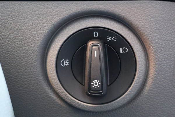 Volkswagen Crafter 2.0 TDI 177 PK L3H3 DC | VW Garantie tot 2029 | 7-Zitter | Bi-Xenon | Camera | CarPlay | Stoelverwarming | Trekhaak | Navigatie  | Dealer onderhouden | Nieuwstaat | Dubbel cabine | Betimmering | Spoilerpakket