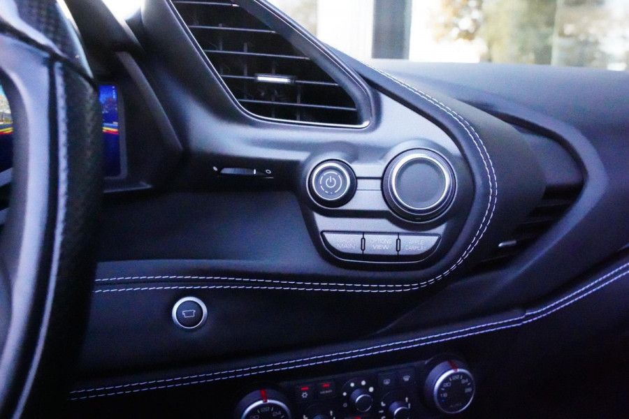 Ferrari 488 3.9 Spider HELE Passenger Display Carbon Lifting