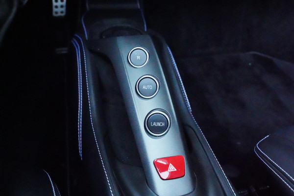 Ferrari 488 3.9 Spider HELE Passenger Display Carbon Lifting