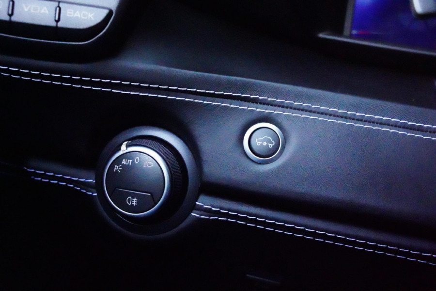 Ferrari 488 3.9 Spider HELE Passenger Display Carbon Lifting