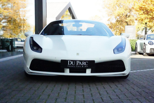 Ferrari 488 3.9 Spider HELE Passenger Display Carbon Lifting