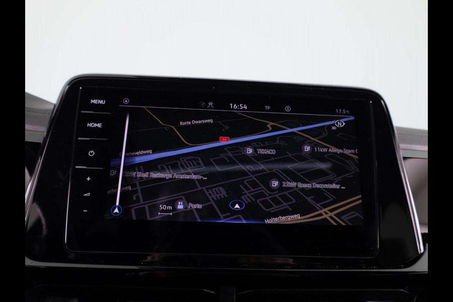 Volkswagen T-Roc 1.5 TSI R-Line Business 150 pk Automaat (DSG) | Navigatie | Panoramadak | Parkeersensoren | Achteruitrij camera | Adaptieve cruise control | Keyless | Full Led koplampen |