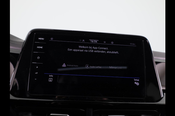 Volkswagen T-Roc 1.5 TSI R-Line Business 150 pk Automaat (DSG) | Navigatie | Panoramadak | Parkeersensoren | Achteruitrij camera | Adaptieve cruise control | Keyless | Full Led koplampen |