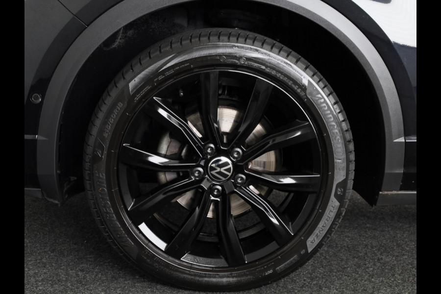 Volkswagen T-Roc 1.5 TSI R-Line Business 150 pk Automaat (DSG) | Navigatie | Panoramadak | Parkeersensoren | Achteruitrij camera | Adaptieve cruise control | Keyless | Full Led koplampen |