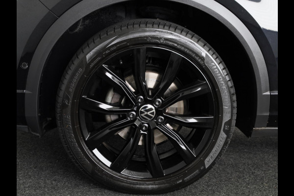 Volkswagen T-Roc 1.5 TSI R-Line Business 150 pk Automaat (DSG) | Navigatie | Panoramadak | Parkeersensoren | Achteruitrij camera | Adaptieve cruise control | Keyless | Full Led koplampen |