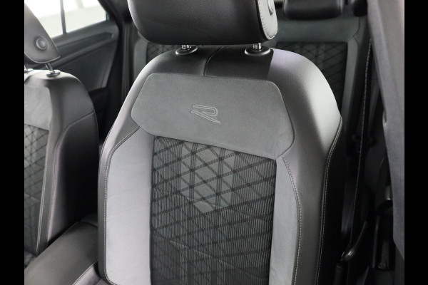 Volkswagen T-Roc 1.5 TSI R-Line Business 150 pk Automaat (DSG) | Navigatie | Panoramadak | Parkeersensoren | Achteruitrij camera | Adaptieve cruise control | Keyless | Full Led koplampen |