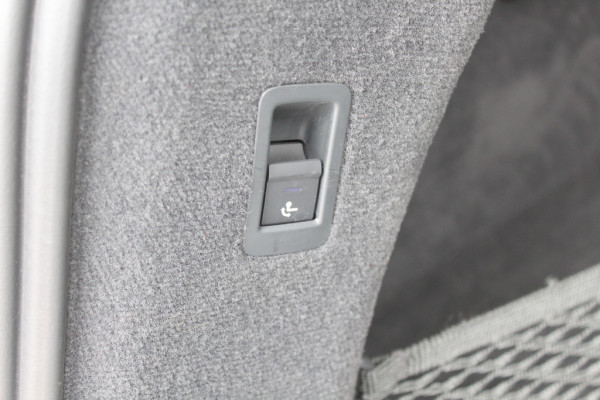 Audi A6 Avant S6 TDI quattro / Trekhaak / Panoramadak / 360Camera / Head-up / Standverwarming / 20'' / Softclose / B&O / RS Seats / Stuur+Stoelverwarming / Dodehoek / DAB / ACC