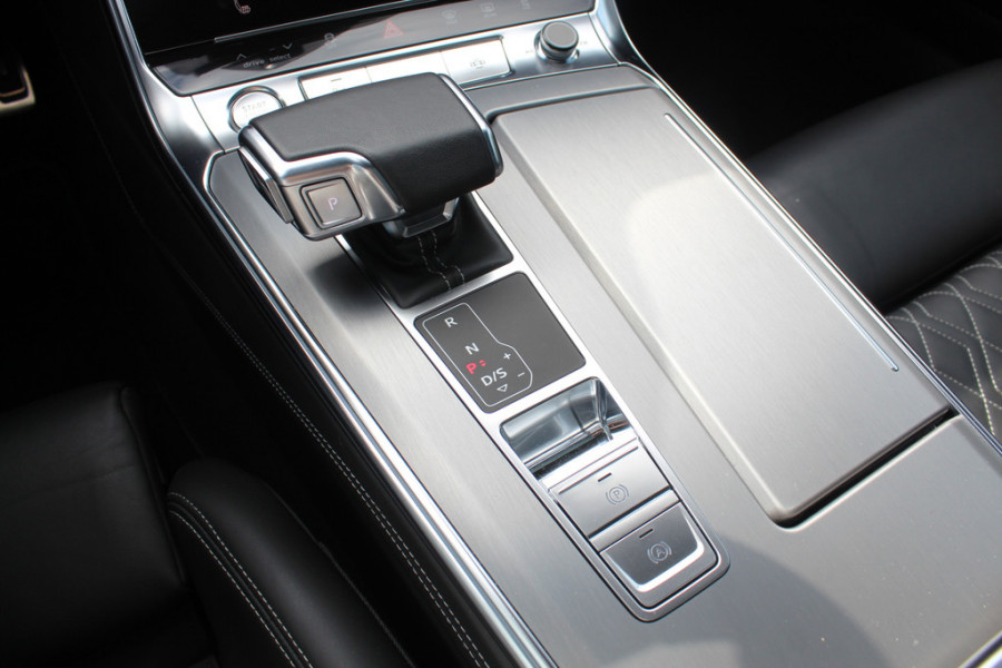 Audi A6 Avant S6 TDI quattro / Trekhaak / Panoramadak / 360Camera / Head-up / Standverwarming / 20'' / Softclose / B&O / RS Seats / Stuur+Stoelverwarming / Dodehoek / DAB / ACC