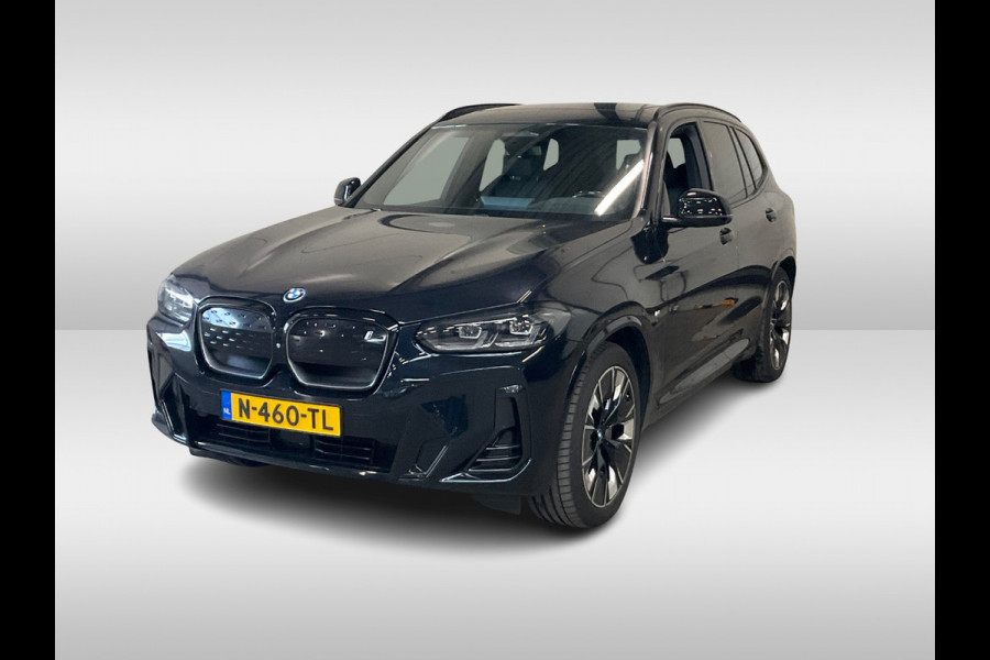 BMW iX3 High Executive 80 kWh / Trekhaak / Panoramadak / 360Camera / Head-up / 20'' / Leder / Harman Kardon / Sfeerverlichting / Dodehoek / DAB / Stuur+Stoelverwarming / ACC