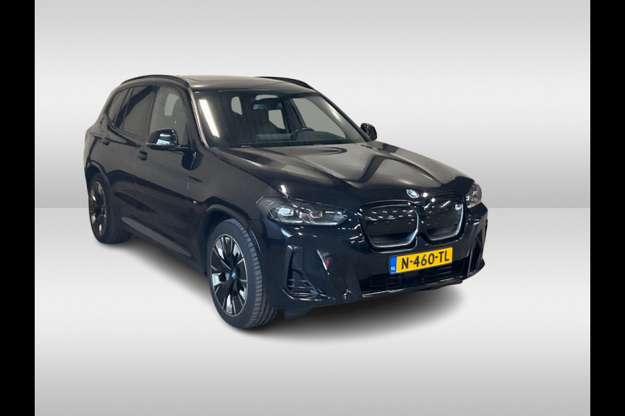 BMW iX3 High Executive 80 kWh / Trekhaak / Panoramadak / 360Camera / Head-up / 20'' / Leder / Harman Kardon / Sfeerverlichting / Dodehoek / DAB / Stuur+Stoelverwarming / ACC