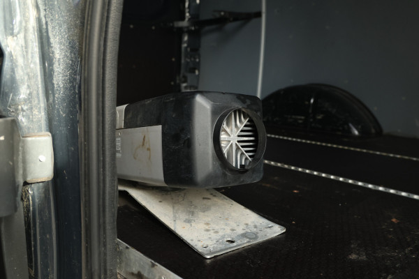 Iveco Daily 35S14V 2.3 352 H3 L-2 Navigatie, L2 H3, Trekhaak, Airco