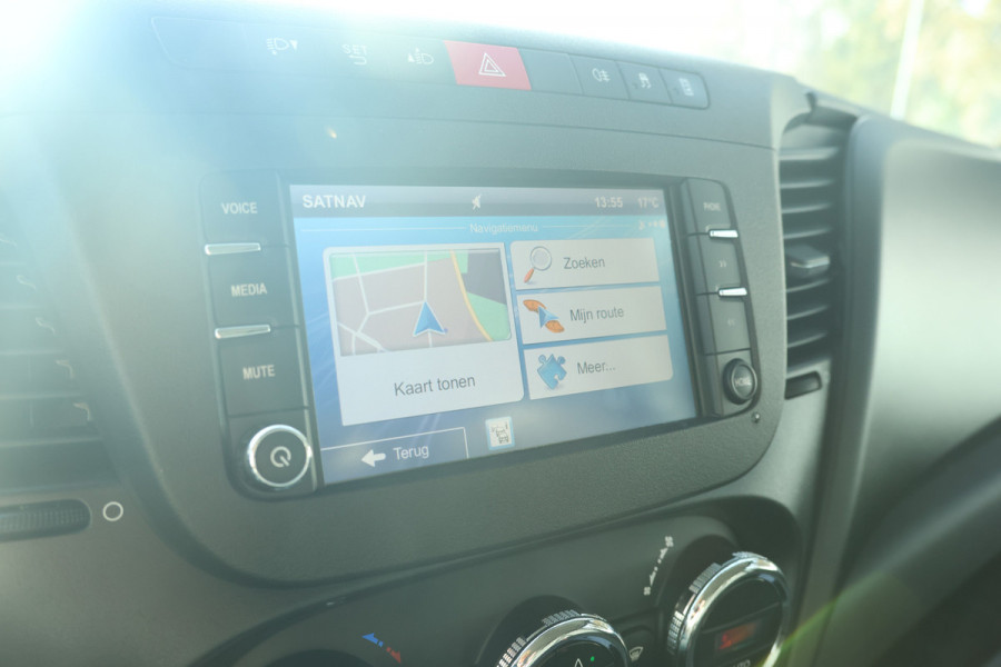 Iveco Daily 35S14V 2.3 352 H3 L-2 Navigatie, L2 H3, Trekhaak, Airco