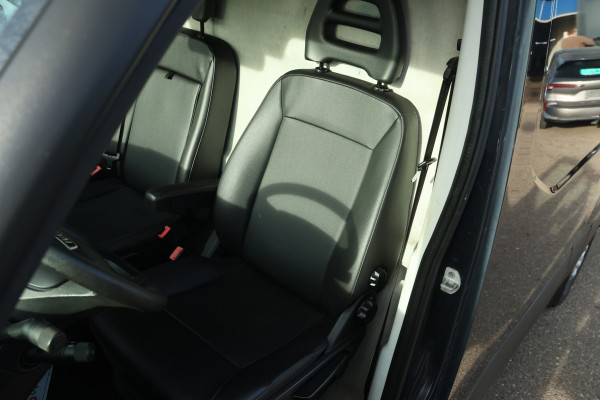 Iveco Daily 35S14V 2.3 352 H3 L-2 Navigatie, L2 H3, Trekhaak, Airco