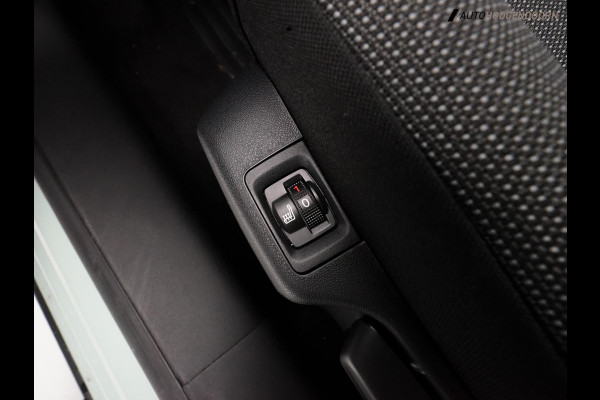 Citroën C3 1.2 PureTech Shine (APPLE CARPLAY,LED,PANORAMA,STOELVERWARMING,CLIMATE,CRUISE,PARKEERSENSOREN,LM-VELGEN,TOPCONDITIE)