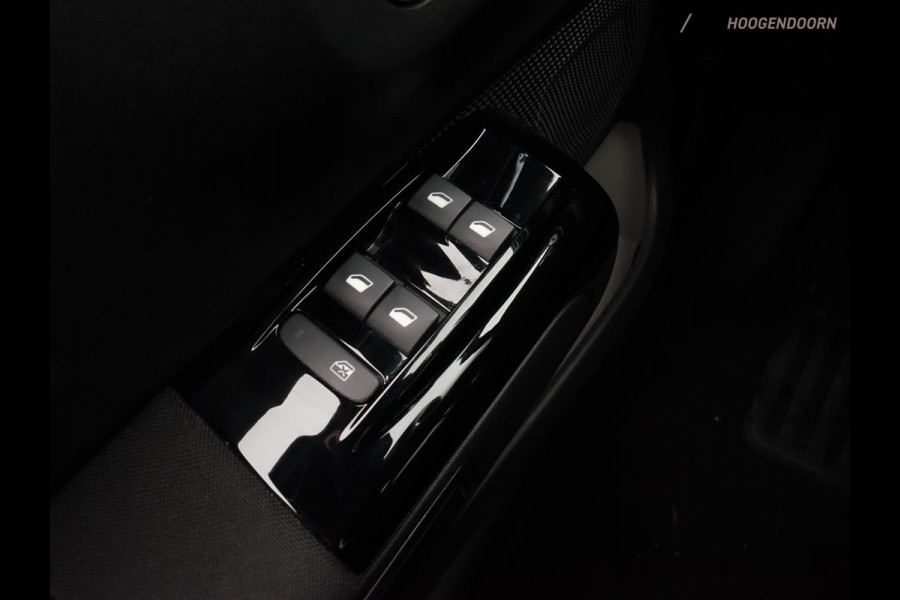 Citroën C3 1.2 PureTech Shine (APPLE CARPLAY,LED,PANORAMA,STOELVERWARMING,CLIMATE,CRUISE,PARKEERSENSOREN,LM-VELGEN,TOPCONDITIE)