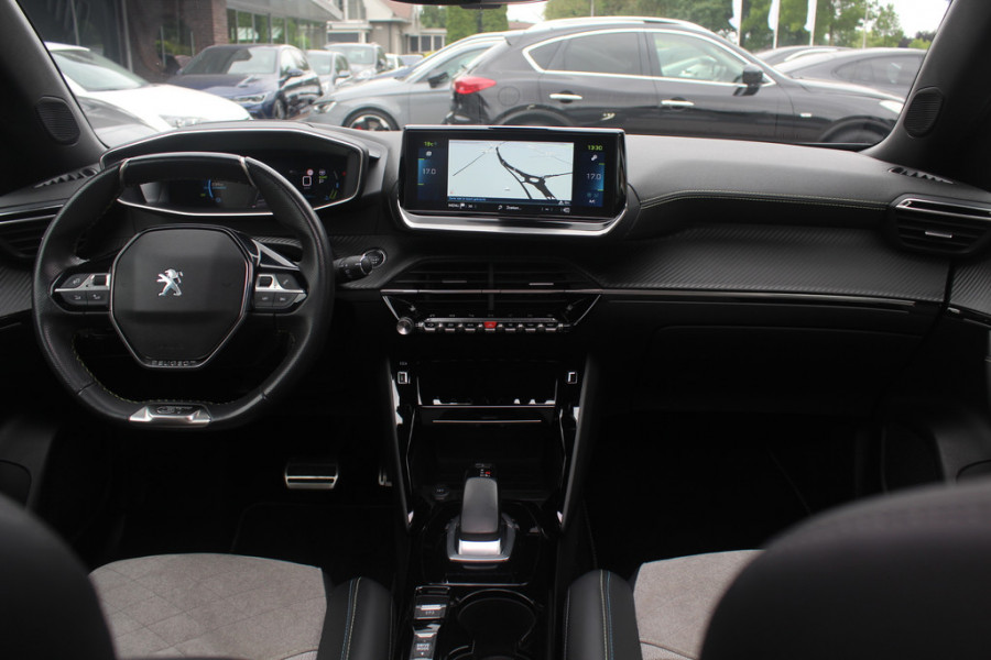 Peugeot e-208 EV GT 350 50 kWh Panoramadak / Camera / Virtual Cockpit / Half leder / Navigatie / Keyless / Cruise Control / Dodehoek detectie