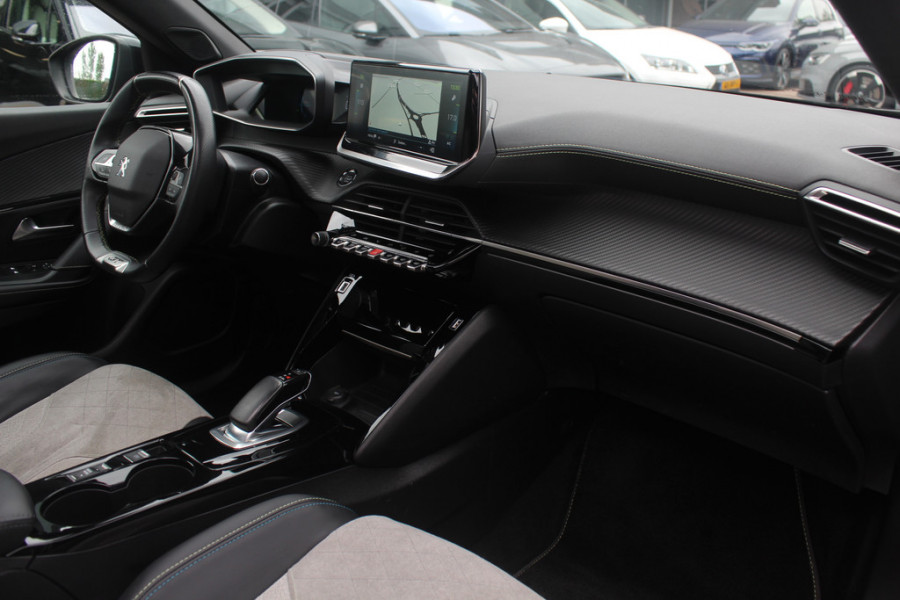 Peugeot e-208 EV GT 350 50 kWh Panoramadak / Camera / Virtual Cockpit / Half leder / Navigatie / Keyless / Cruise Control / Dodehoek detectie
