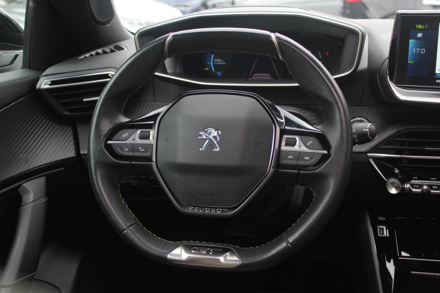 Peugeot e-208 EV GT 350 50 kWh Panoramadak / Camera / Virtual Cockpit / Half leder / Navigatie / Keyless / Cruise Control / Dodehoek detectie