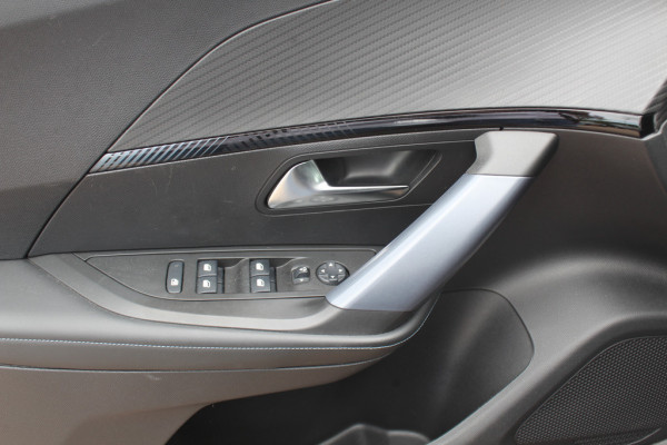 Peugeot e-208 EV GT 350 50 kWh Panoramadak / Camera / Virtual Cockpit / Half leder / Navigatie / Keyless / Cruise Control / Dodehoek detectie