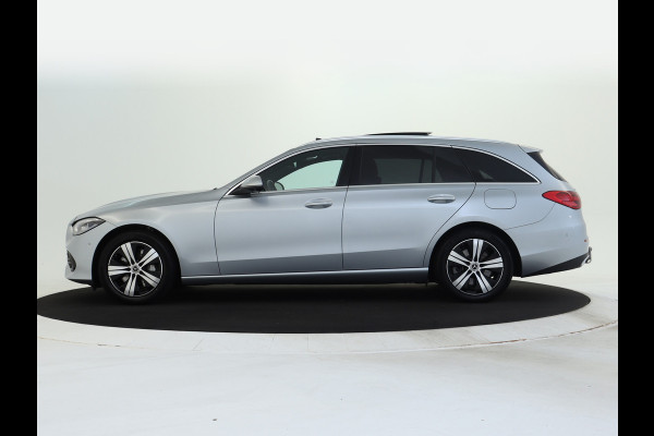 Mercedes-Benz C-Klasse Estate 300 e AMG Plug-In Hybride Panorama Schuif-Kanteldak | Trekhaak | Digital Light | 360° camera | Easy Pack Achterklep | Apple CarPlay. Inclusief 24 maanden MB Certified garantie voor Europa.