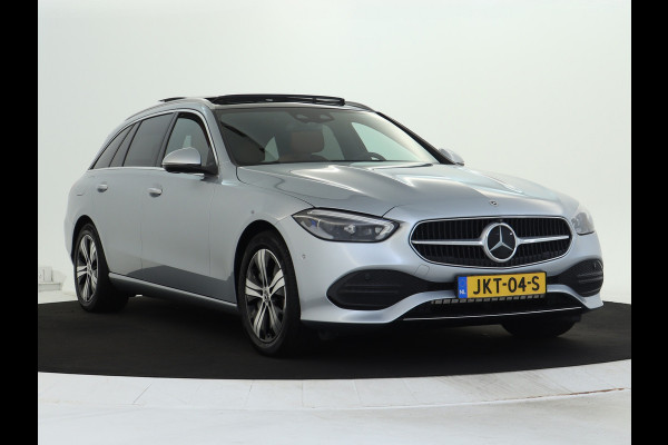 Mercedes-Benz C-Klasse Estate 300 e AMG Plug-In Hybride Panorama Schuif-Kanteldak | Trekhaak | Digital Light | 360° camera | Easy Pack Achterklep | Apple CarPlay. Inclusief 24 maanden MB Certified garantie voor Europa.