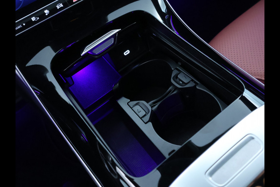 Mercedes-Benz C-Klasse Estate 300 e AMG Plug-In Hybride Panorama Schuif-Kanteldak | Trekhaak | Digital Light | 360° camera | Easy Pack Achterklep | Apple CarPlay. Inclusief 24 maanden MB Certified garantie voor Europa.