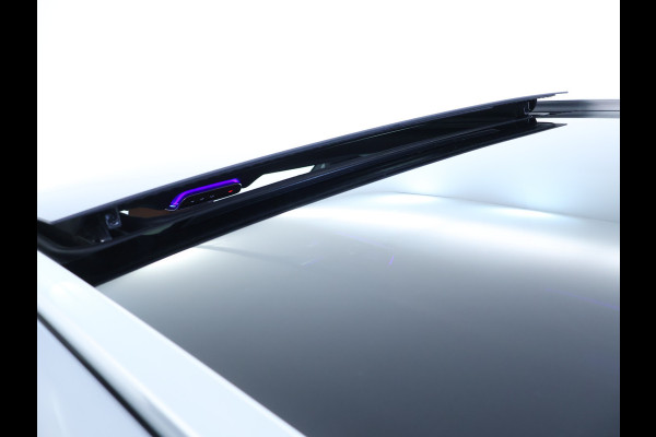 Mercedes-Benz C-Klasse Estate 300 e AMG Plug-In Hybride Panorama Schuif-Kanteldak | Trekhaak | Digital Light | 360° camera | Easy Pack Achterklep | Apple CarPlay. Inclusief 24 maanden MB Certified garantie voor Europa.