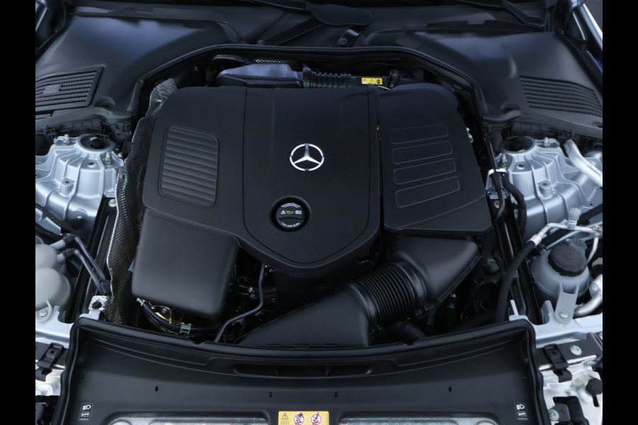 Mercedes-Benz C-Klasse Estate 300 e AMG Plug-In Hybride Panorama Schuif-Kanteldak | Trekhaak | Digital Light | 360° camera | Easy Pack Achterklep | Apple CarPlay. Inclusief 24 maanden MB Certified garantie voor Europa.