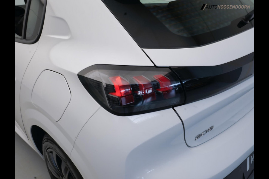 Peugeot 208 1.2 PureTech Sport (APPLE CARPLAY,LED,CAMERA,PARKEERSENSOREN,PARELMOER,LM-VELGEN,NIEUWE APK,CRUISE,TOPCONDITIE)