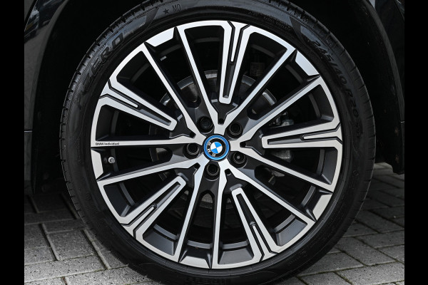 BMW iX1 XDRIVE 30 LAUNCH EDITION 67 kWh | M-SPORT | NL-AUTO | COMFORT ACCESS | PANORAMADAK | 360 CAMERA | HARMAN/KARDON | HEAD-UP | VIRT