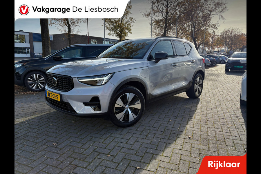 Volvo XC40 1.5 T4 Plug-in hybrid Plus Dark / Panorama-dak / Harman-Kardon / camera / stuur en stoel verwarming