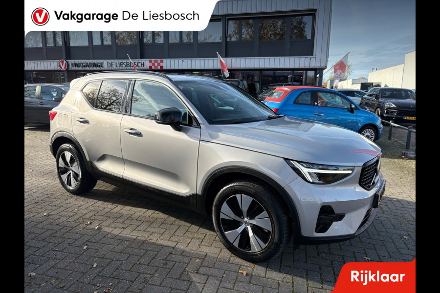 Volvo XC40 1.5 T4 Plug-in hybrid Plus Dark / Panorama-dak / Harman-Kardon / camera / stuur en stoel verwarming