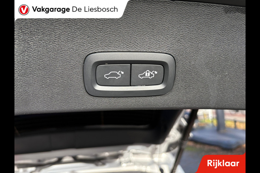 Volvo XC40 1.5 T4 Plug-in hybrid Plus Dark / Panorama-dak / Harman-Kardon / camera / stuur en stoel verwarming