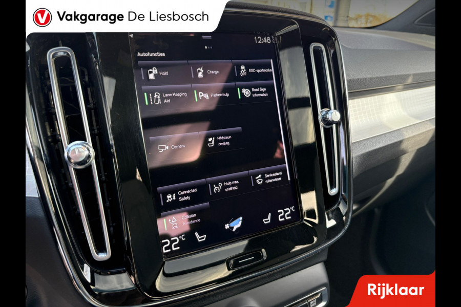 Volvo XC40 1.5 T4 Plug-in hybrid Plus Dark / Panorama-dak / Harman-Kardon / camera / stuur en stoel verwarming