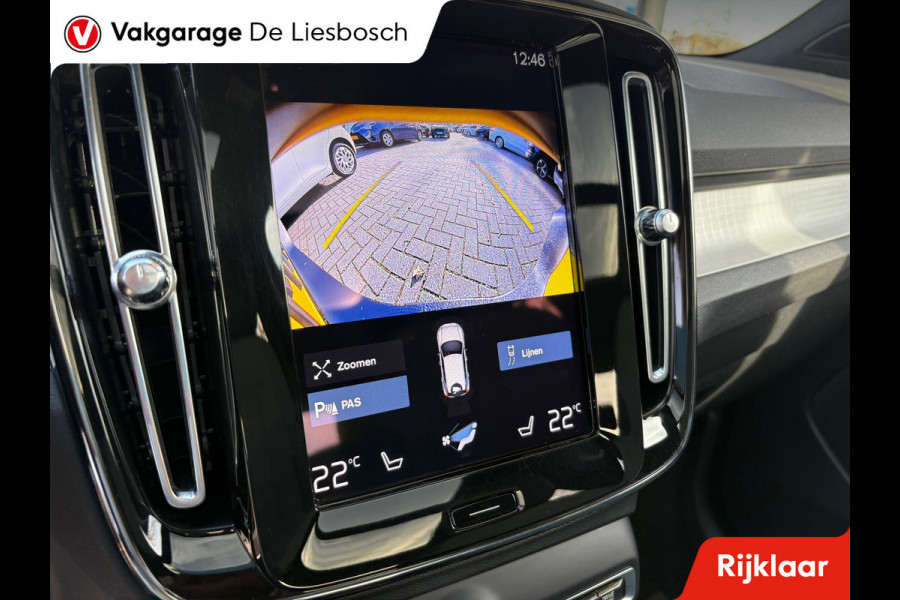 Volvo XC40 1.5 T4 Plug-in hybrid Plus Dark / Panorama-dak / Harman-Kardon / camera / stuur en stoel verwarming