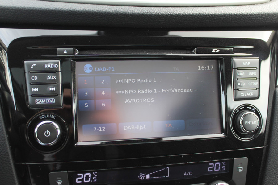 Nissan QASHQAI 1.2 N-Connecta / Trekhaak / Panoramadak / 360Camera / 18'' / Keyless / Navigatie / Getint glas / DAB / Cruise Control