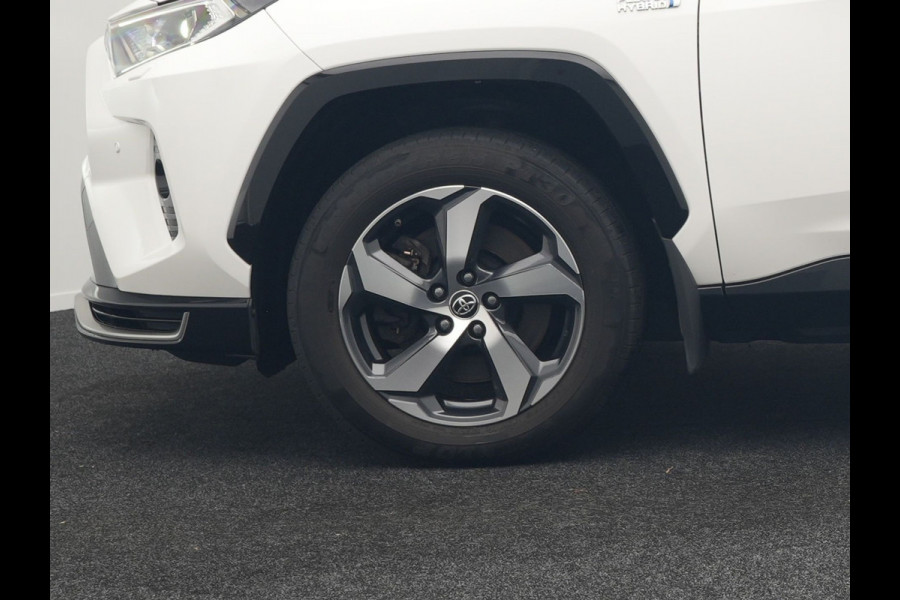 Toyota RAV4 2.5 Plug-in Hybrid AWD Dynamic 306pk Dealer O.H PHEV | Adaptive Cruise | Trekhaak | Sportstoelen Verwarmd | Camera | Apple Carplay | 18"L.M | Keyless | Stuurverwarming | Navigatie |