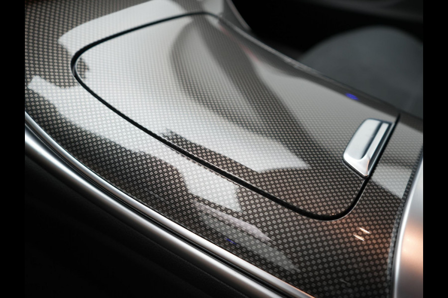 Mercedes-Benz C-Klasse Estate 300 e AMG Line Plug In Hybrid 313pk Dealer O.H PHEV | Trekhaak af Fabriek | Adaptive Cruise | 360 Camera | Digital LED | Burmester Soundsystem | Alcantara Sportstoelen Verwarmd | Sfeerverlichting | Keyless |