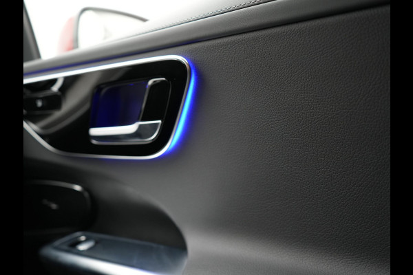 Mercedes-Benz C-Klasse Estate 300 e AMG Line Plug In Hybrid 313pk Dealer O.H PHEV | Trekhaak af Fabriek | Adaptive Cruise | 360 Camera | Digital LED | Burmester Soundsystem | Alcantara Sportstoelen Verwarmd | Sfeerverlichting | Keyless |