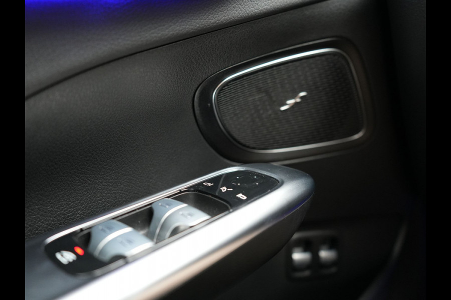 Mercedes-Benz C-Klasse Estate 300 e AMG Line Plug In Hybrid 313pk Dealer O.H PHEV | Trekhaak af Fabriek | Adaptive Cruise | 360 Camera | Digital LED | Burmester Soundsystem | Alcantara Sportstoelen Verwarmd | Sfeerverlichting | Keyless |