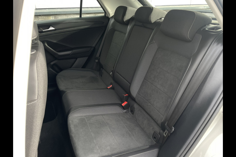 Volkswagen T-Roc 1.5 TSI Style | LED | Camera | Carplay | Climate