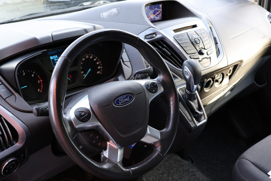 Ford Transit Custom 290 2.0 TDCI 170 PK L2H1 Limited | Standkachel | Navigatie | Stoelverwarming | Camera | Cruise control | Trekhaak | NAP Logisch | Dakdragers | Airco | 3-Zitter