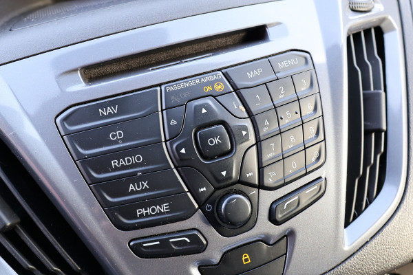 Ford Transit Custom 290 2.0 TDCI 170 PK L2H1 Limited | Standkachel | Navigatie | Stoelverwarming | Camera | Cruise control | Trekhaak | NAP Logisch | Dakdragers | Airco | 3-Zitter