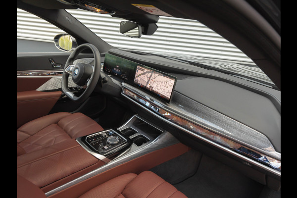 BMW i7 xDrive60 - Bowers & Wilkins - Automatische Deuren - Stoelventilatie + Massage