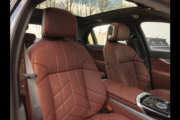 BMW i7 xDrive60 - Bowers & Wilkins - Automatische Deuren - Stoelventilatie + Massage