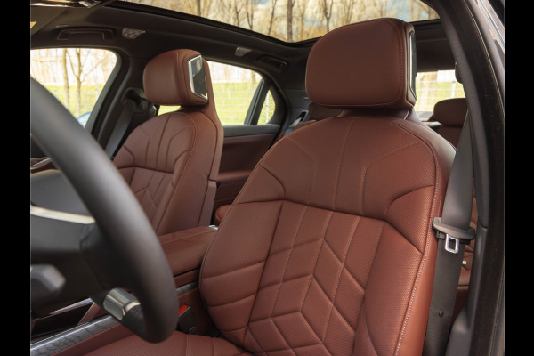 BMW i7 xDrive60 - Bowers & Wilkins - Automatische Deuren - Stoelventilatie + Massage