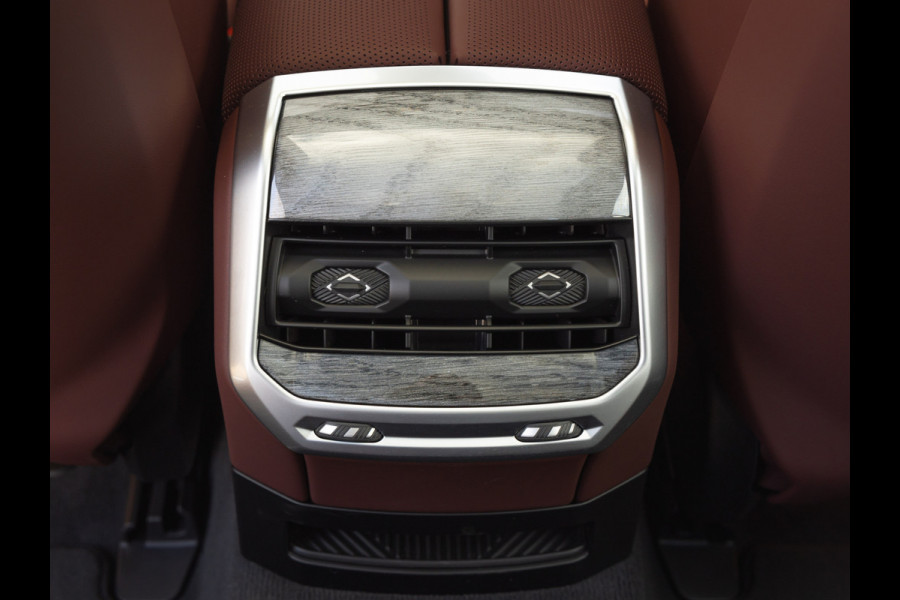 BMW i7 xDrive60 - Bowers & Wilkins - Automatische Deuren - Stoelventilatie + Massage