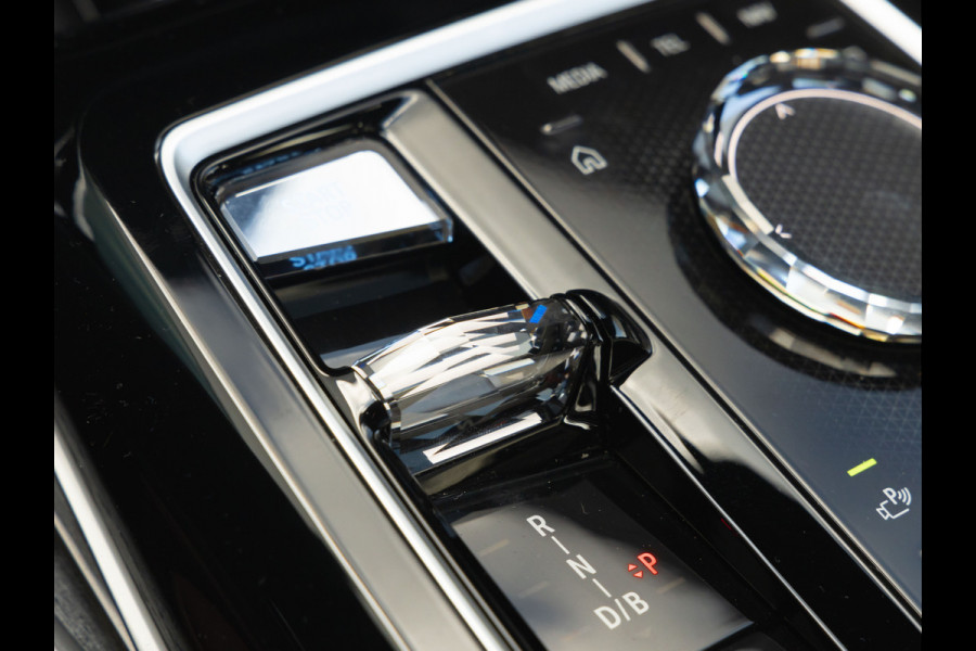 BMW i7 xDrive60 - Bowers & Wilkins - Automatische Deuren - Stoelventilatie + Massage