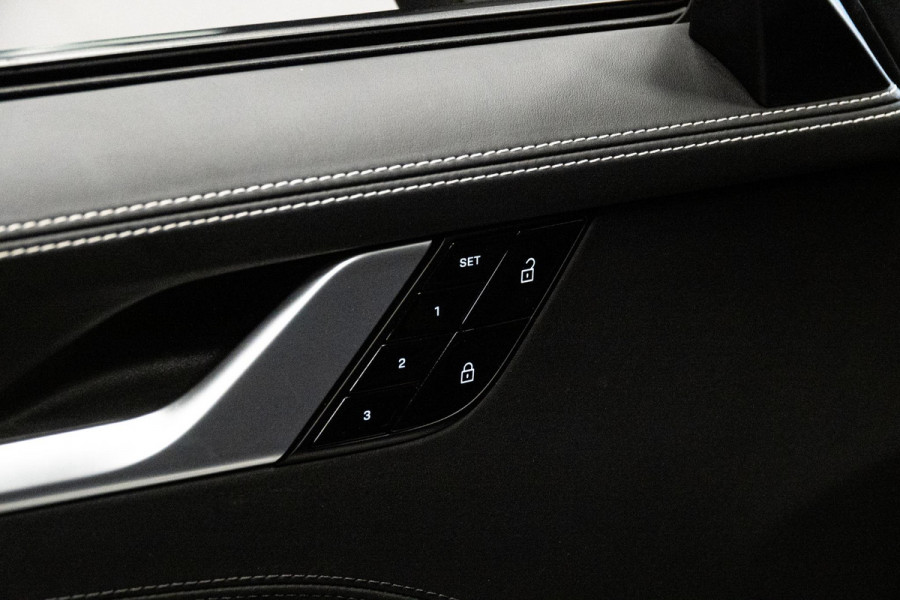 Porsche 911 3.8 Turbo S *Keramisch / Akrapovic / Carbon-interieur / BOSE / Schuif-/kanteldak*