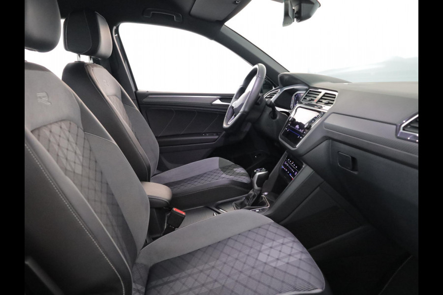 Volkswagen Tiguan 1.5 TSI R-Line Business 150pk DSG| Navi| 19'LM-velgen| Camera|Digital display